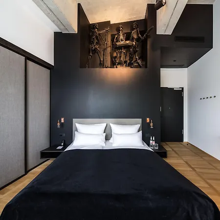 فندق فلاشينغ ميداوز 4*